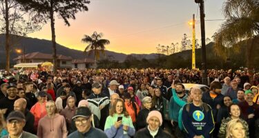 Caminhada Noturna da Rota do Enxaimel contou com mais de 1,6 mil participantes